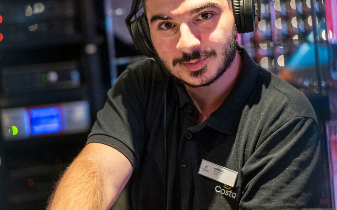 Lounge Technician